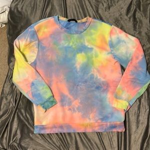 Tie dye sweatshirt-very worn-pilling of fabric all over